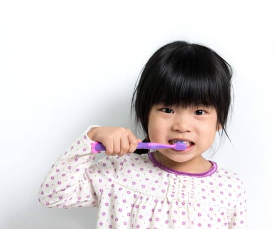 আপনার দাঁতের brushing শুরু