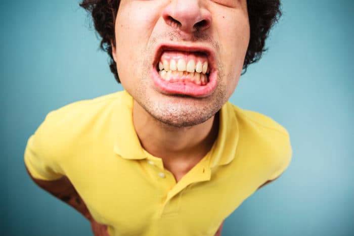 কিভাবে bruxism দাঁত ক্র্যাকিং অভ্যাস পরিত্রাণ পেতে