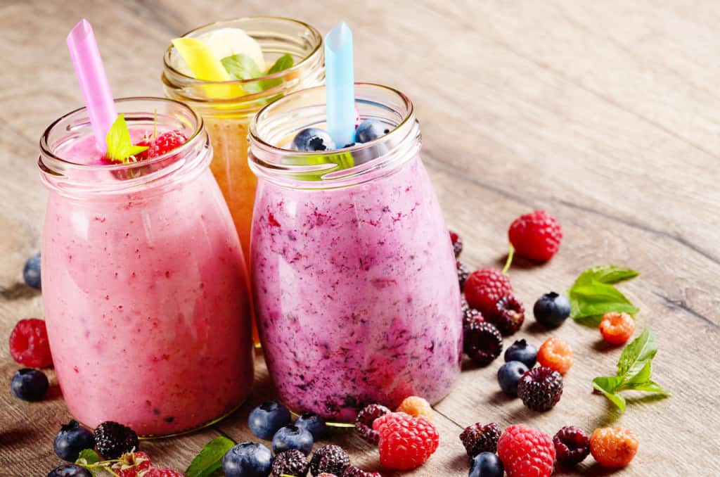 পরে খেলাধুলার পানীয় smoothie রেসিপি